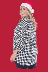 Curvy Size Houndstooth Front Tie Top