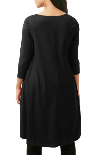 Delicate floral lace at hemline on the front  •Classic round neckline, quarter sleeves and hi-lo hem  •Styled in comfortable loose fit, made from soft stretch fabric  •Pair with skinny jeans or leggings 