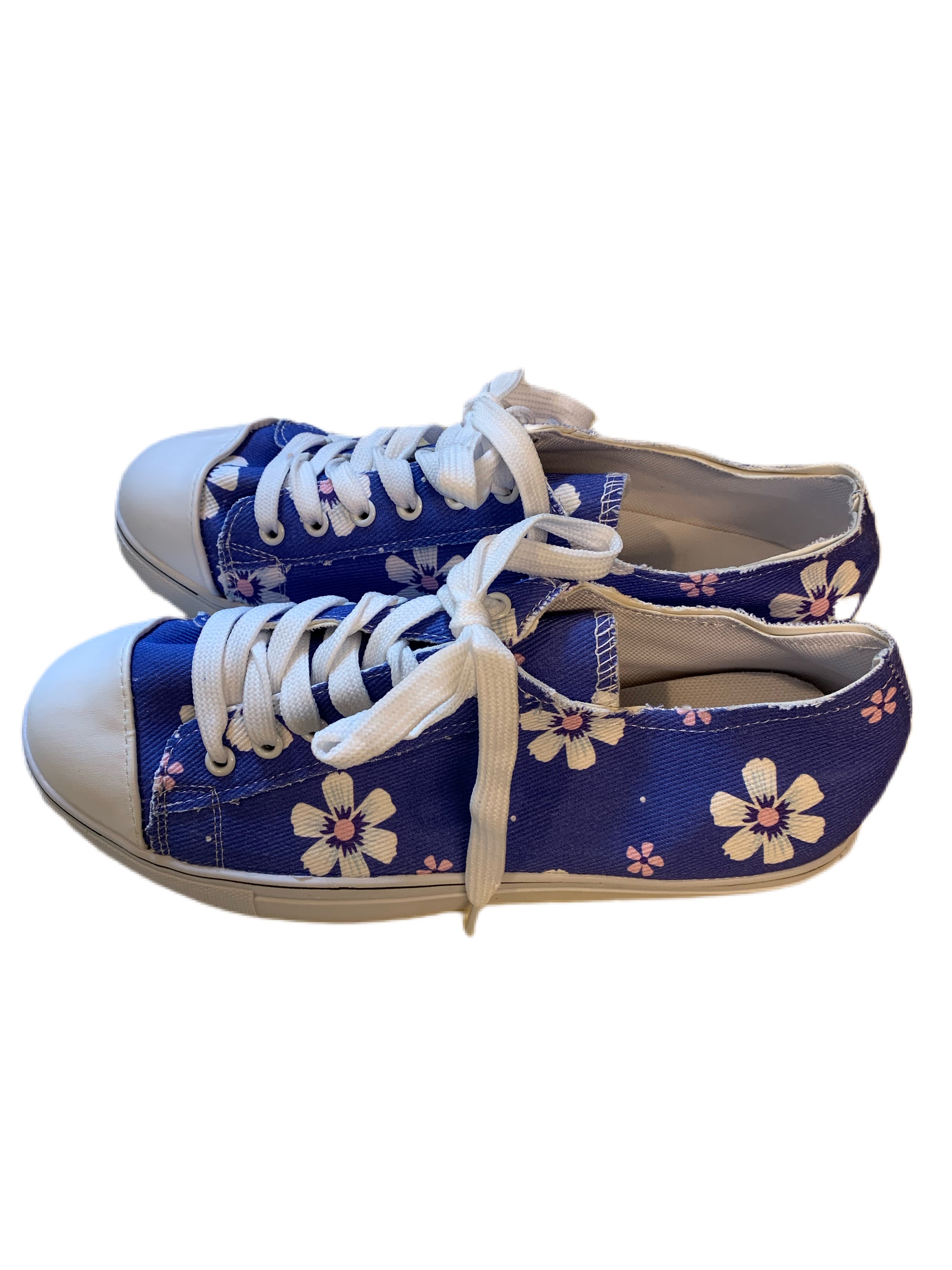 Periwinkle Daisy Canvas Sneakers