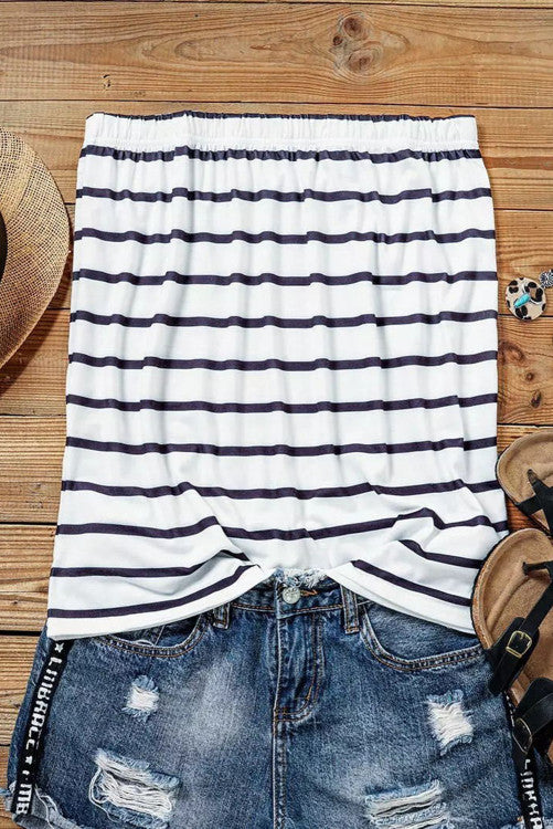 White and black striped bandeau top. Soft knit fabric that is comfy and breathable. Can be worn alone or with a cardigan or kimono for a trendy look. Very stretchy bust. Loose fitting. 