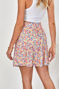 The Spring mini floral print of yellows, reds and blue makes this elastic waist skirt fresh and fun for summer. It is lightweight and flowy that’s comfy and perfect for hot days. Skirt is fully lined. This Is a Nice Quality Skirt! 