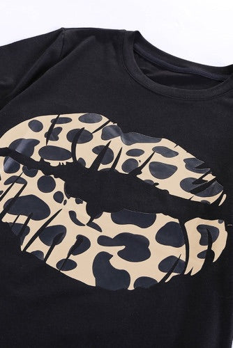 Features:  •Modern cool style well received by the young fashionistas  •Accent with a unique leopard lip print on the front center  •Cozy fabric, faddish pattern, comfortable to wear  •Super Soft knit blend fabric , slight stretch 