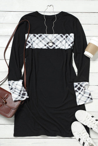 Black Plaid Splicing O-Neck Mini Dress  •Classic plaid print on the chest and sleeve cuffs  •Round neck, long sleeve and mini-length loose fit style  •The inclusive style design looks flattering on all body types 