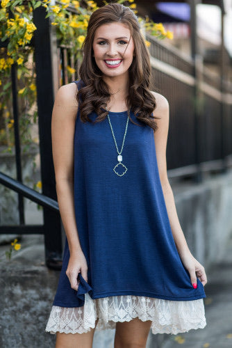 •Slight hi-lo hem design with lace splice  •Relaxed fit, sleeveless style in royal blue color  •Material has fair amount of stretch, comfortable to wear  •Plenty of room for size 